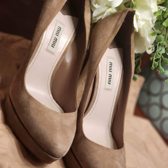 Miu Miu size 8 Beautiful shoes suede Natural color - Picture 6 of 8